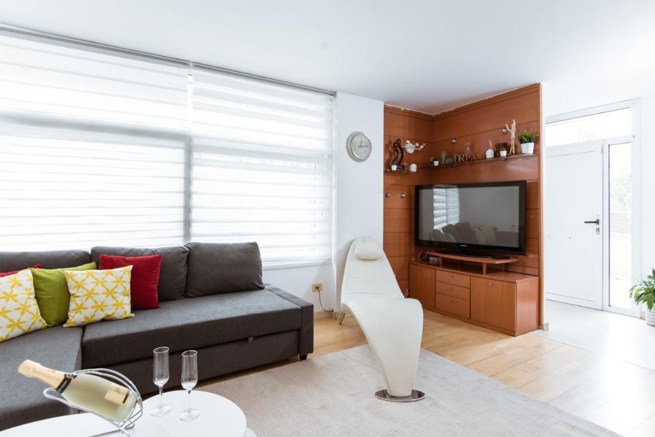 Two Bedroom Townhouse Within 10Min Walk From Beach バルセロナ エクステリア 写真