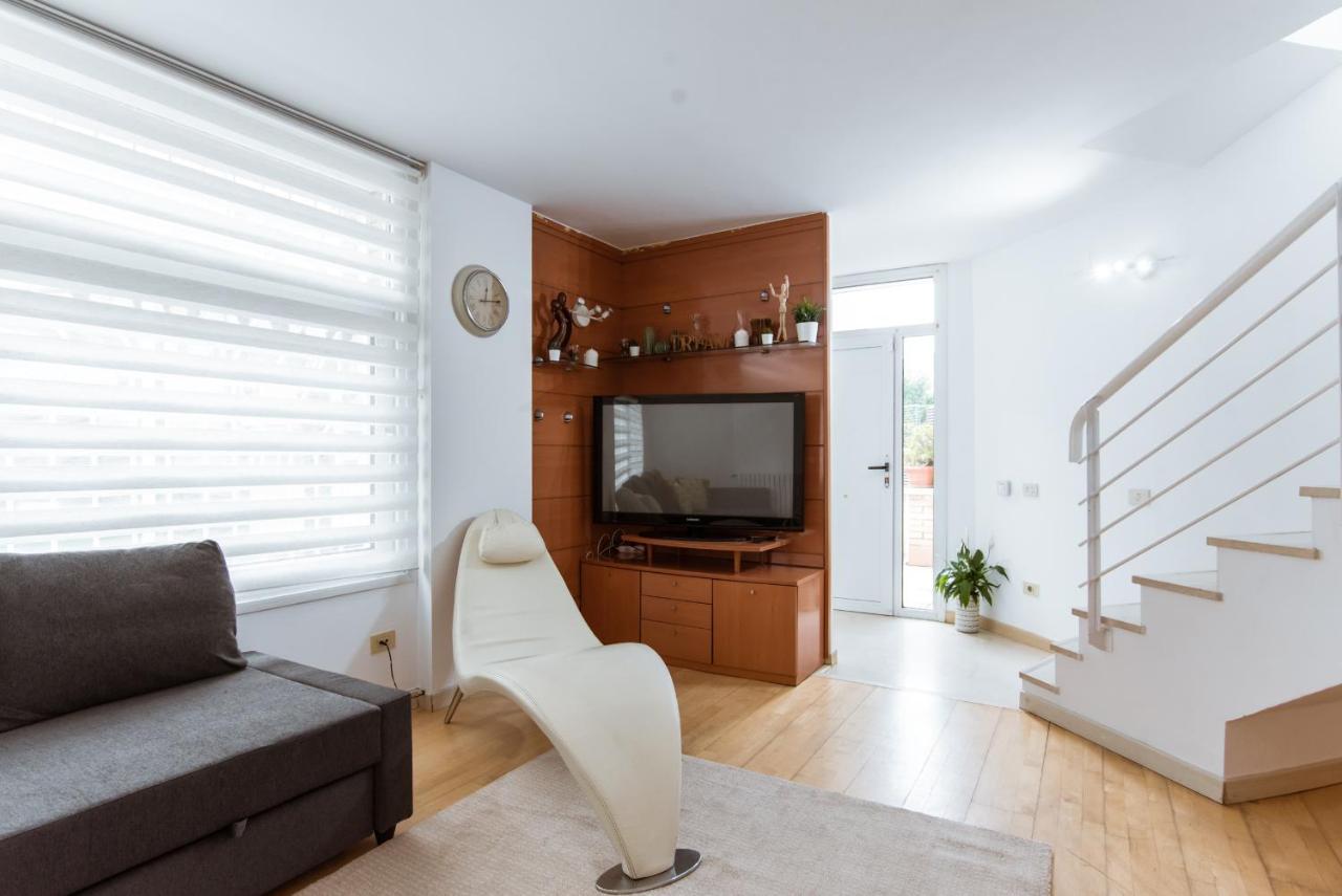 Two Bedroom Townhouse Within 10Min Walk From Beach バルセロナ エクステリア 写真