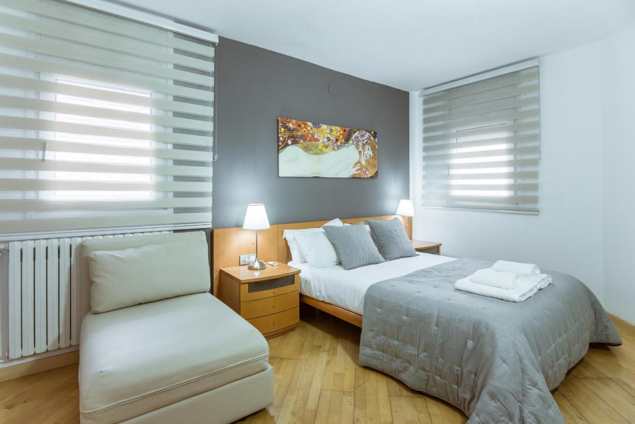 Two Bedroom Townhouse Within 10Min Walk From Beach バルセロナ エクステリア 写真