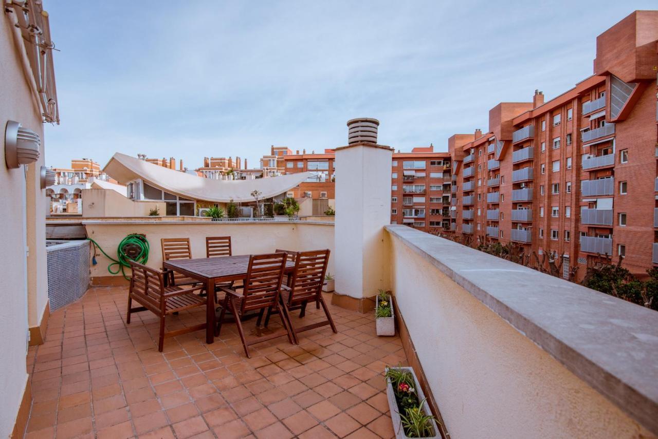 Two Bedroom Townhouse Within 10Min Walk From Beach バルセロナ エクステリア 写真